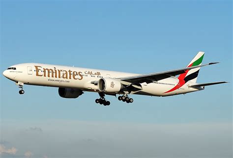 BOEING 777.